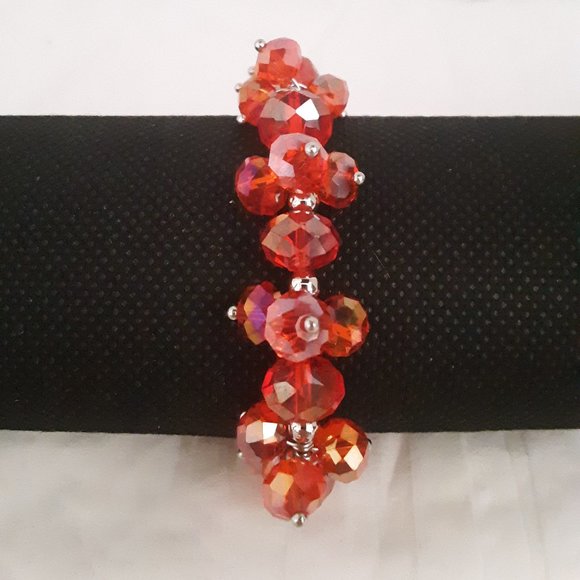 Red Beaded Cluster Aurora Borealis Stretch Elastic Bracelet - Picture 2 of 4